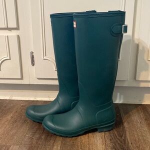 Women’s Hunter Tall Boots with adjustable back